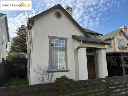 $700,000 | 991 Village Circle, Oakland, CA 94607