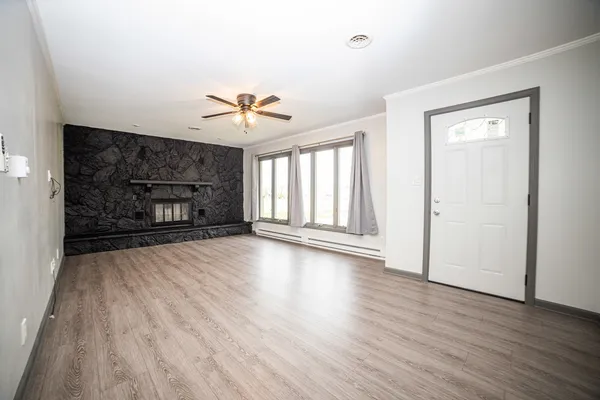 $349,900 | 307 Illini Drive, Minooka, IL 60447