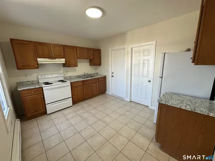 $1,600 | 42 Jefferson Avenue, New London, CT 06320
