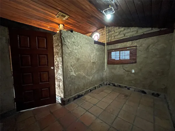 $1,400 | 4920 West 34th Street, Houston, TX 77092