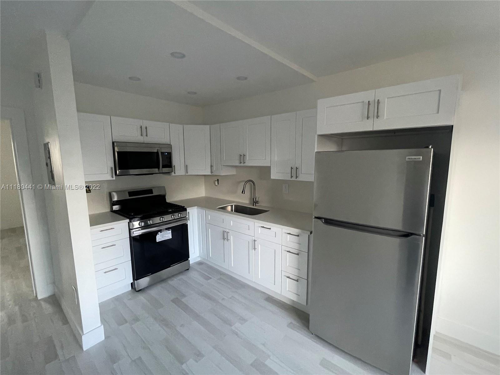 1280 West 54th Street, Unit 322B Hialeah, FL 33012 - Photo 4 of 10