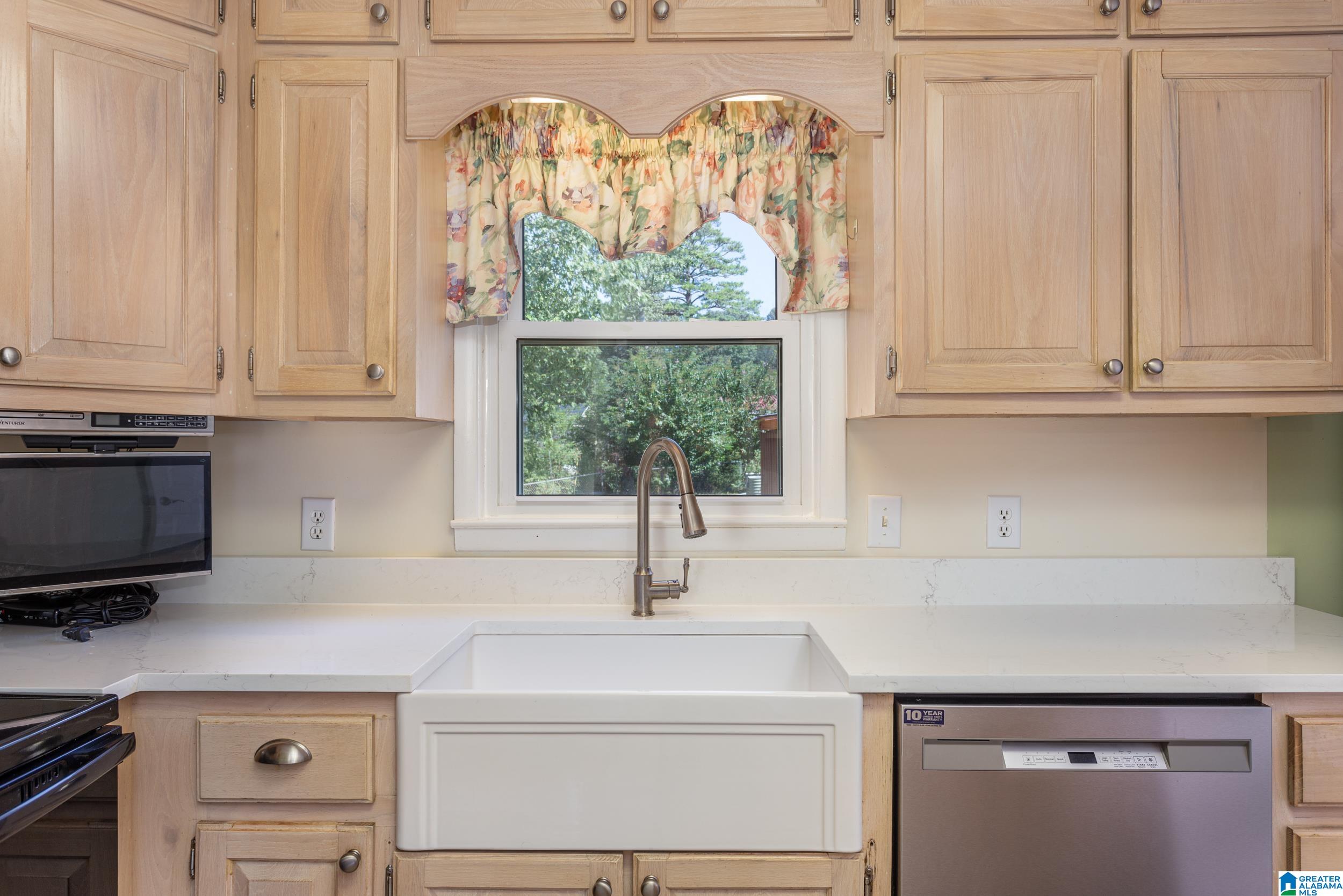 4105 Cloverdale Road Anniston, AL 36207 - Photo 10 of 36