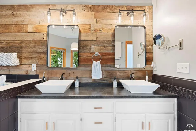 $725,000 | 5204 Foxchase Drive, Lawrence, KS 66049