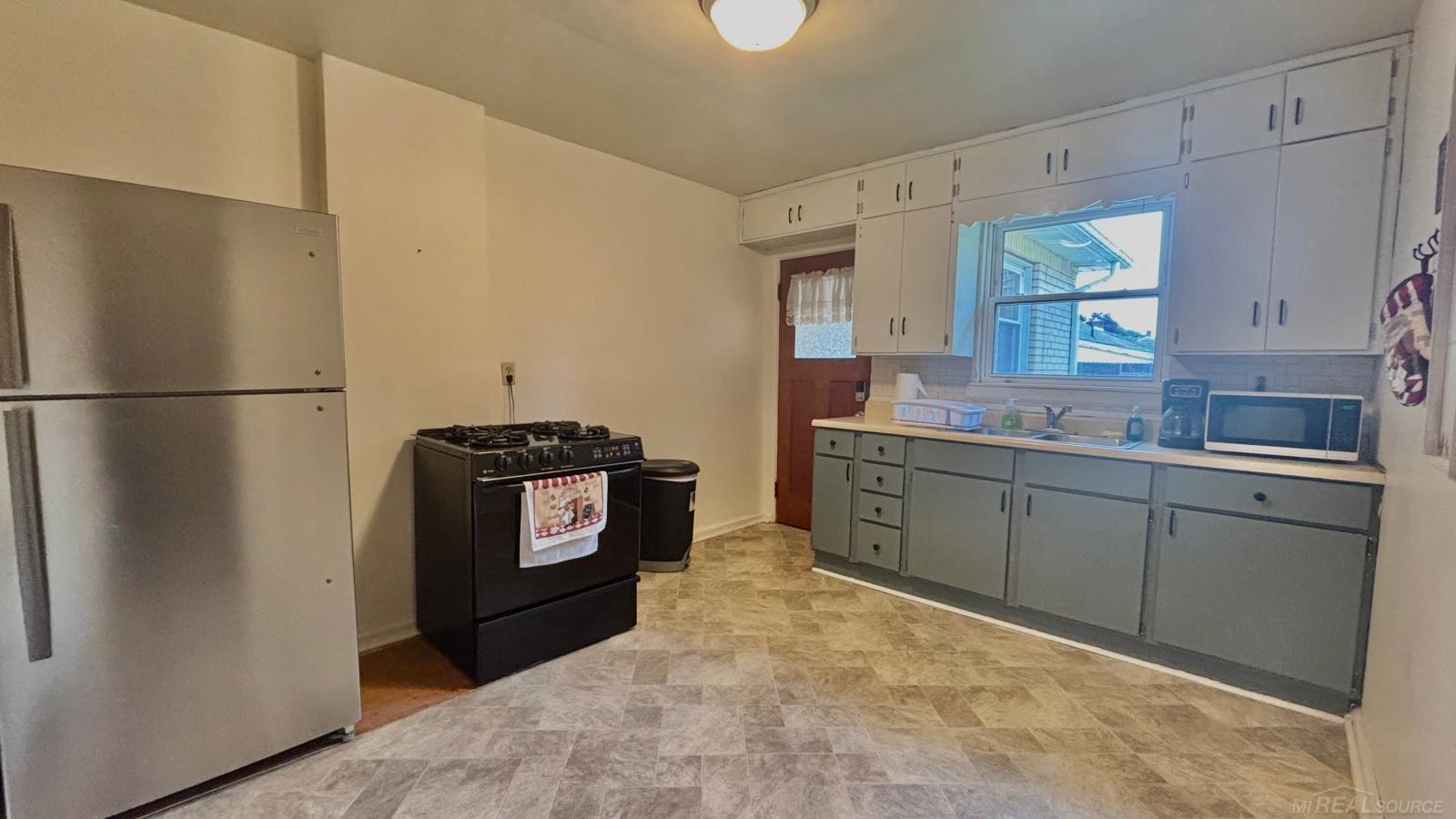 2311 22nd Street Bay City, MI 48708 - Photo 11 of 23