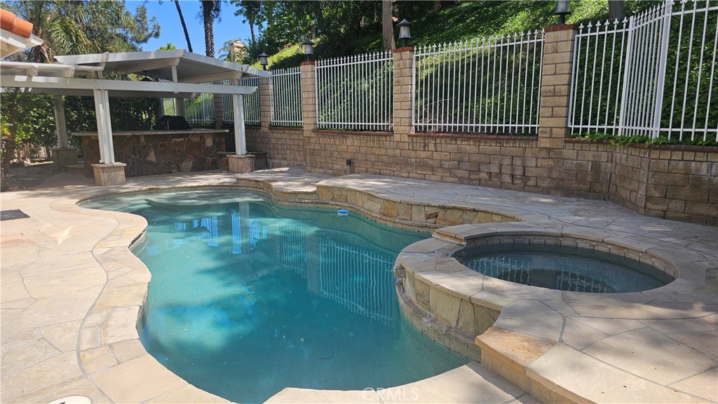 24722 Bracken Lane Stevenson Ranch, CA 91381 - Photo 35 of 36 a view of outdoor space and yard