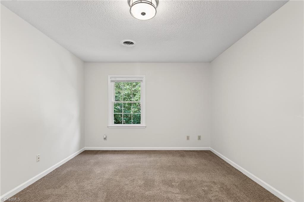 534 Lindley Road Greensboro, NC 27410 - Photo 33 of 48