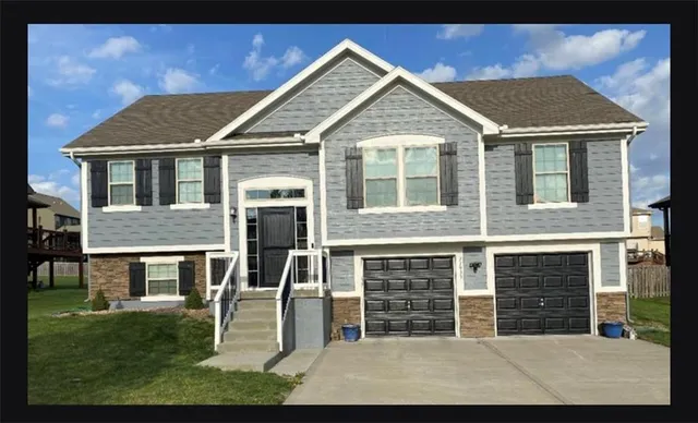 $364,900 | 11933 North Forest Avenue, Kansas City, MO 64155