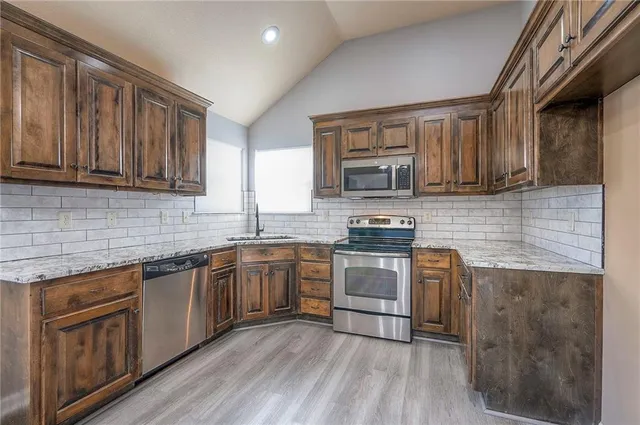 $364,900 | 11933 North Forest Avenue, Kansas City, MO 64155