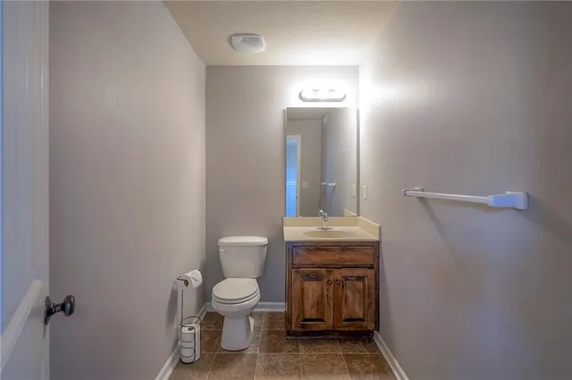 $364,900 | 11933 North Forest Avenue, Kansas City, MO 64155