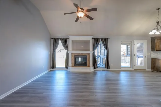 $364,900 | 11933 North Forest Avenue, Kansas City, MO 64155