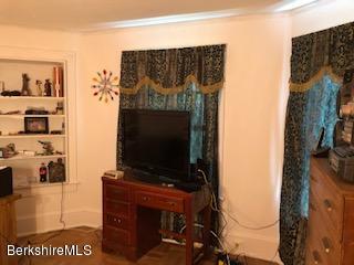 232 Stockbridge Road Great Barrington, MA 01230 - Photo 3 of 6 Living area