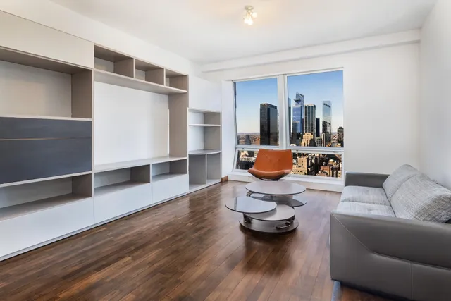 $1,695,000 | 400 5th Avenue, Unit 43F | Midtown South
