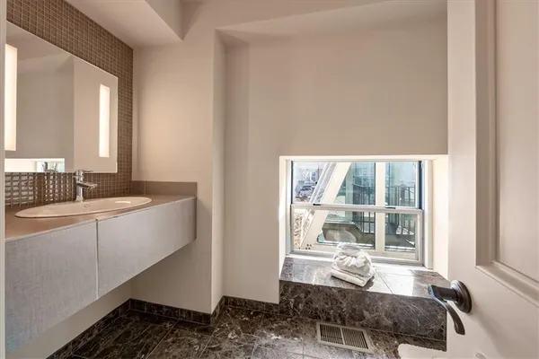 $4,750,000 | 909 Walnut Street, Unit 3200, Kansas City, MO 64106