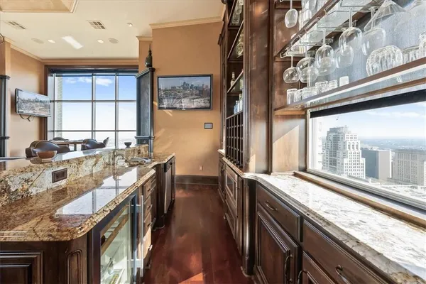 $4,750,000 | 909 Walnut Street, Unit 3200, Kansas City, MO 64106