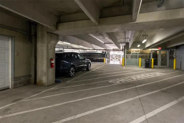 $4,750,000 | 909 Walnut Street, Unit 3200, Kansas City, MO 64106