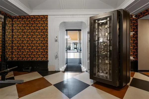 $4,750,000 | 909 Walnut Street, Unit 3200, Kansas City, MO 64106