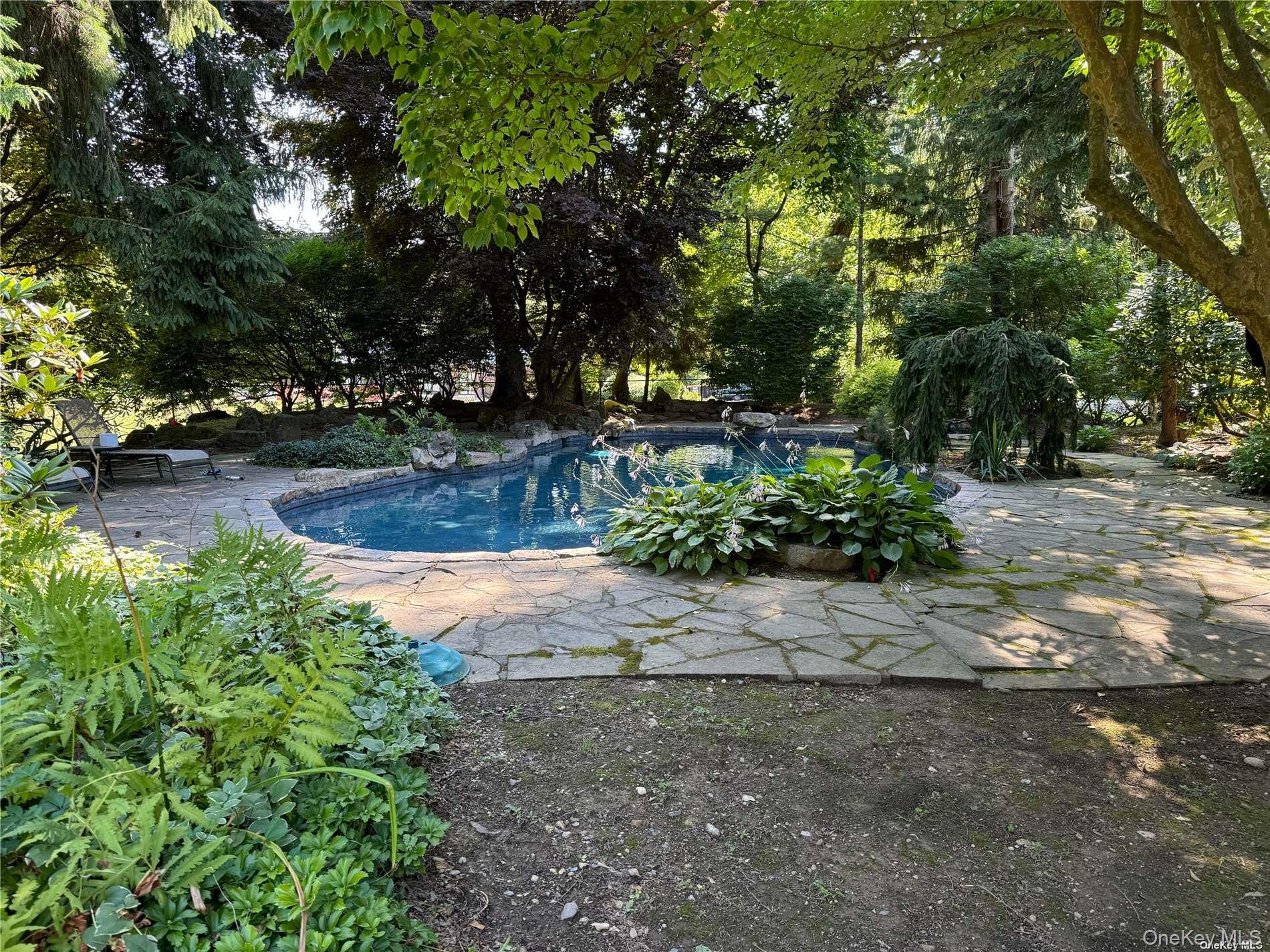 8 Valley Road Locust Valley, NY 11560 - Photo 22 of 34 Pool