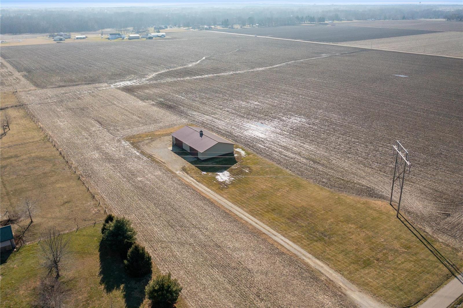 8918 Albers Road Lebanon, IL 62254 - Photo 2 of 18 Gallery Image 2