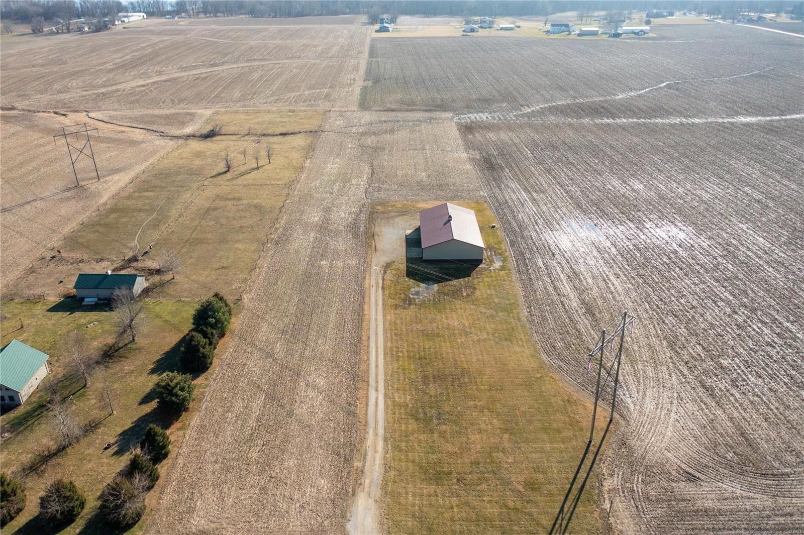8918 Albers Road Lebanon, IL 62254 - Photo 3 of 18 Gallery Image 3