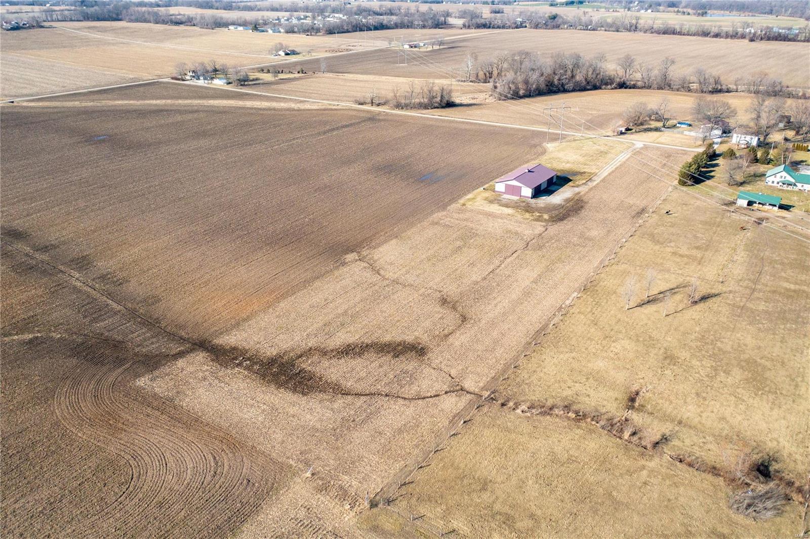 8918 Albers Road Lebanon, IL 62254 - Photo 5 of 18 Gallery Image 5