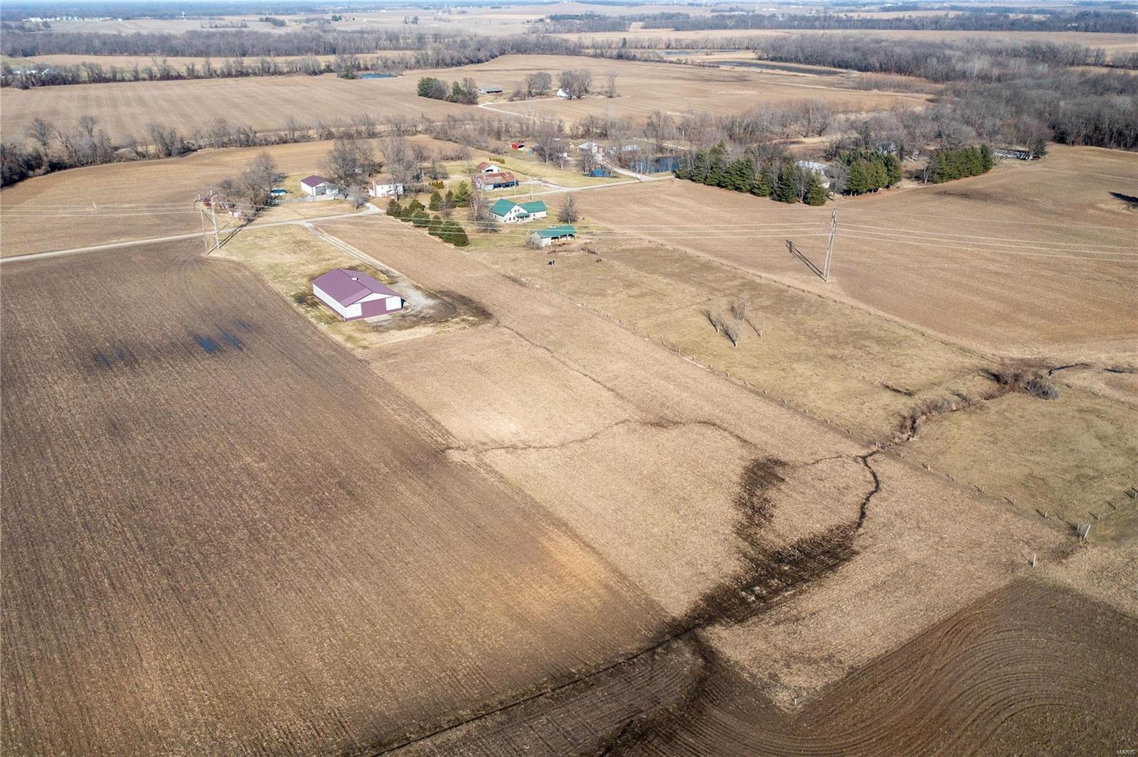 8918 Albers Road Lebanon, IL 62254 - Photo 6 of 18 Gallery Image 6