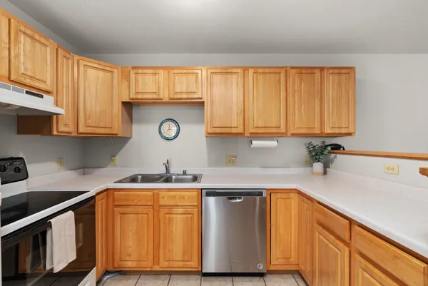 $245,000 | 102 Prairie Heights Drive, Unit 309, Verona, WI 53593