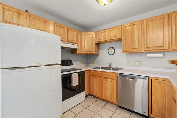 $245,000 | 102 Prairie Heights Drive, Unit 309, Verona, WI 53593
