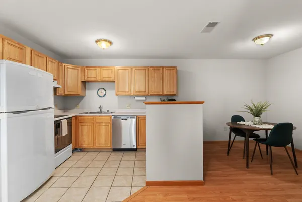 $245,000 | 102 Prairie Heights Drive, Unit 309, Verona, WI 53593