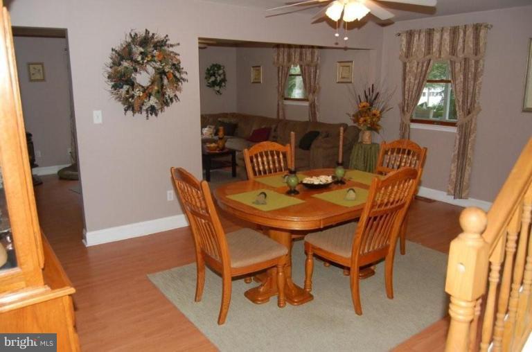 8140 Solley Road Pasadena, MD 21122 - Photo 11 of 20 Dining Area