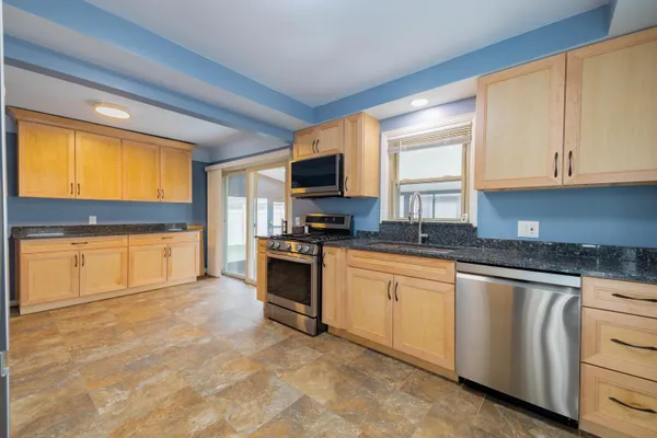 $265,000 | 3305 Bridge Street, Trenton, MI 48183