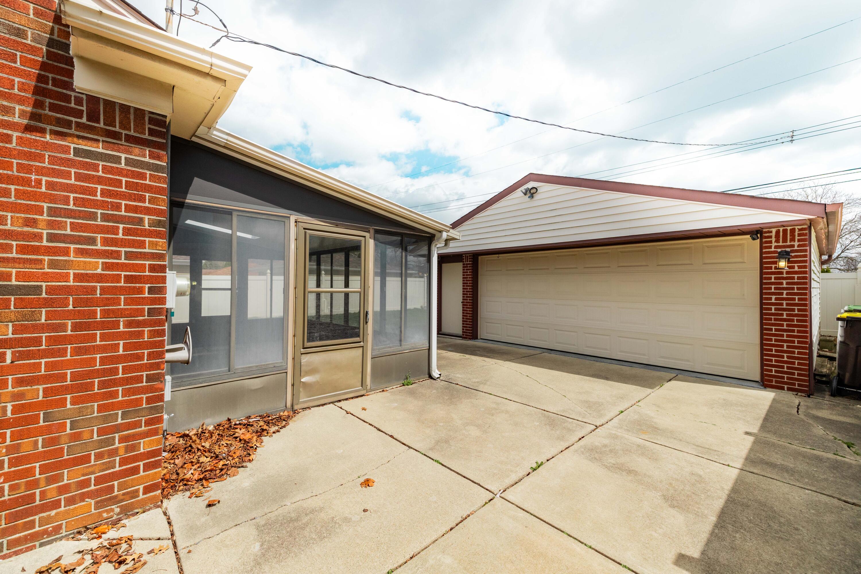 3305 Bridge Street Trenton, MI 48183 - Photo 33 of 39 12215 Crossman Rd, Carleton (33 of 36)