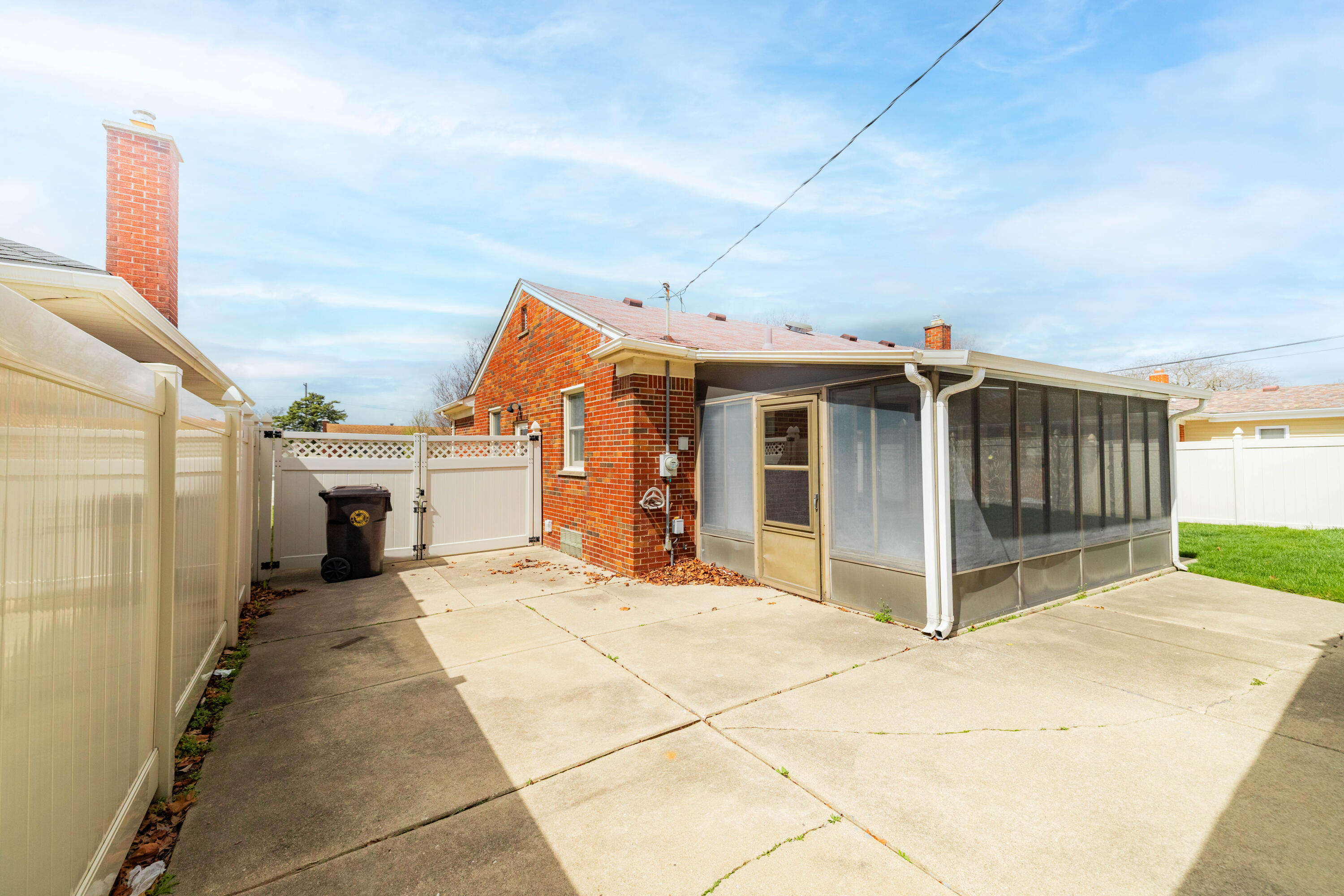 3305 Bridge Street Trenton, MI 48183 - Photo 34 of 39 12215 Crossman Rd, Carleton (34 of 36)