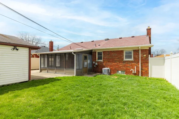 $265,000 | 3305 Bridge Street, Trenton, MI 48183