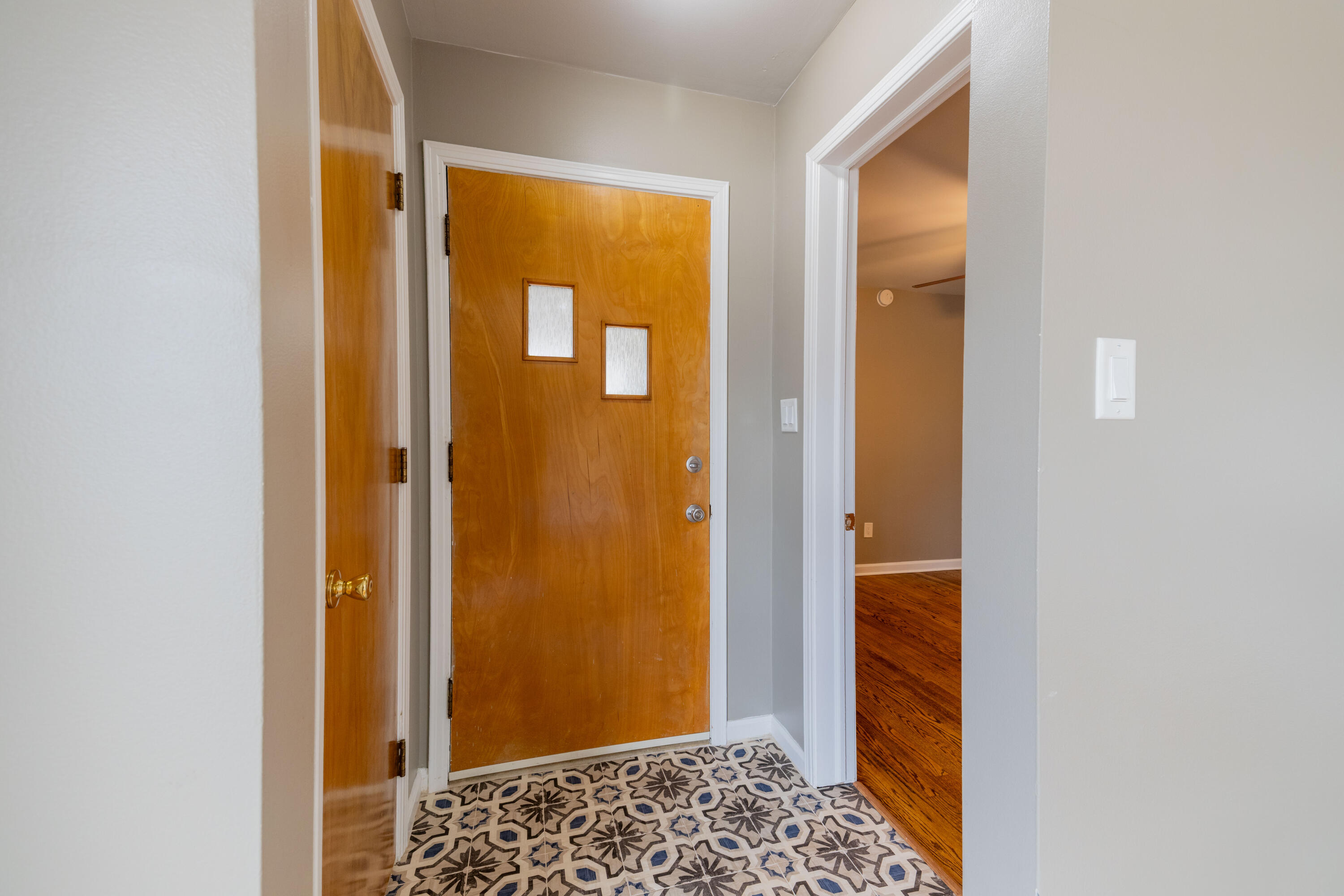 3305 Bridge Street Trenton, MI 48183 - Photo 4 of 39 12215 Crossman Rd, Carleton (4 of 36)