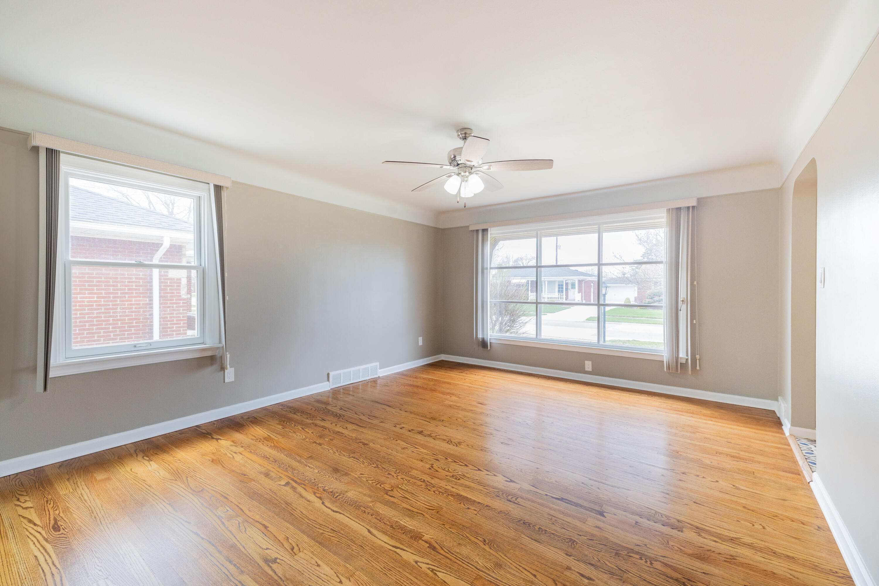 3305 Bridge Street Trenton, MI 48183 - Photo 6 of 39 12215 Crossman Rd, Carleton (6 of 36)