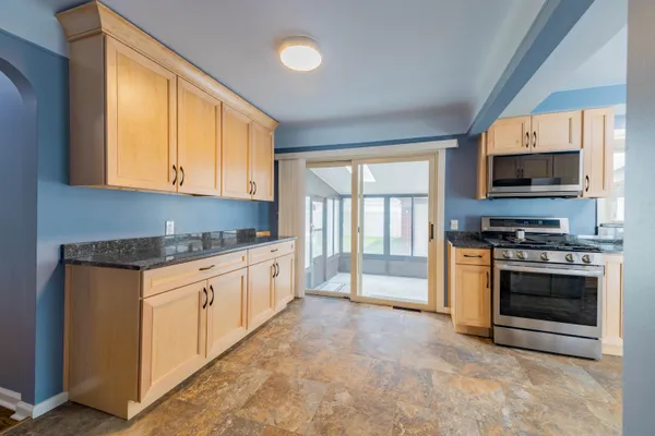 $265,000 | 3305 Bridge Street, Trenton, MI 48183