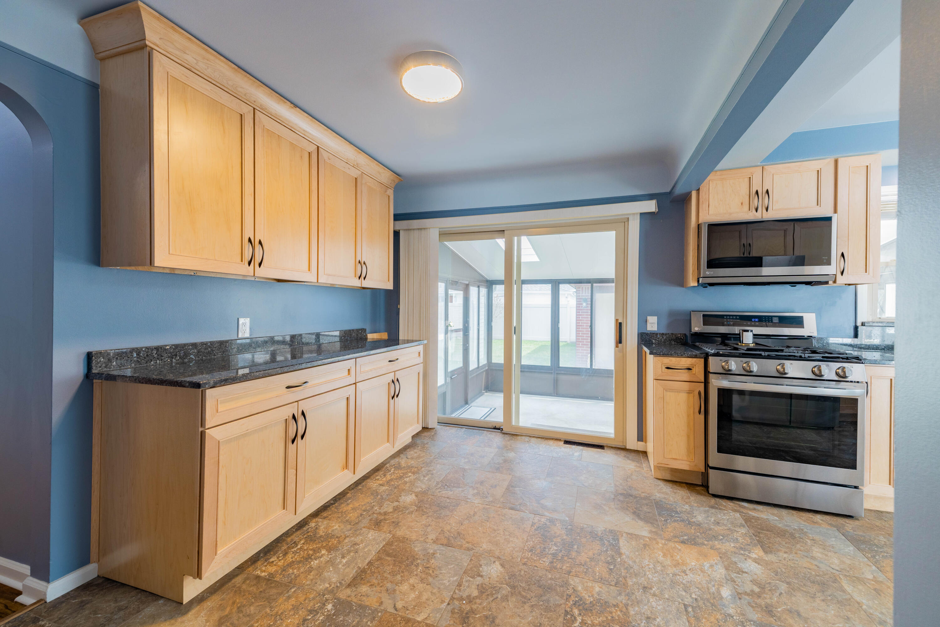 3305 Bridge Street Trenton, MI 48183 - Photo 9 of 39 12215 Crossman Rd, Carleton (9 of 36)
