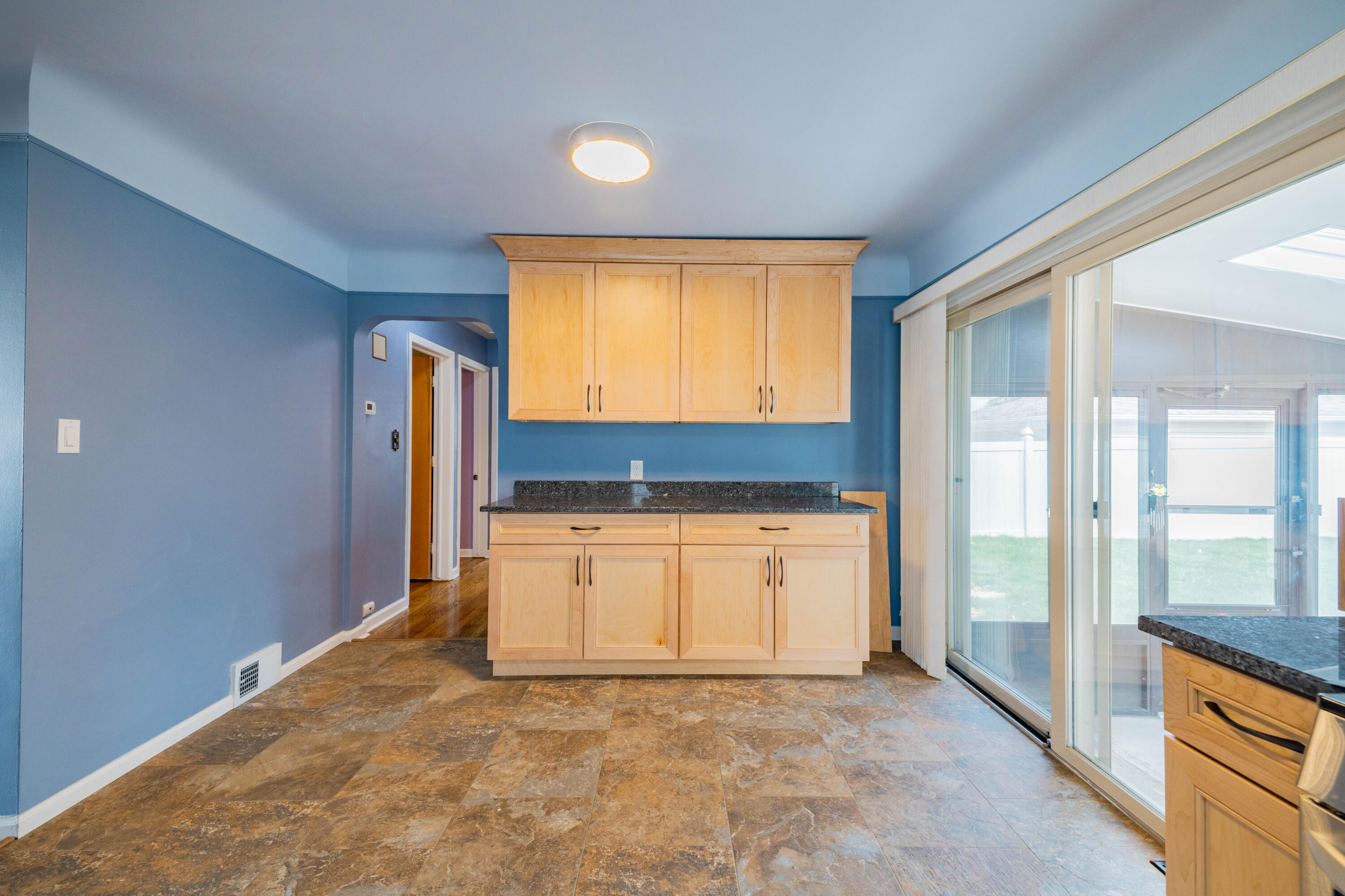 3305 Bridge Street Trenton, MI 48183 - Photo 10 of 39 12215 Crossman Rd, Carleton (10 of 36)