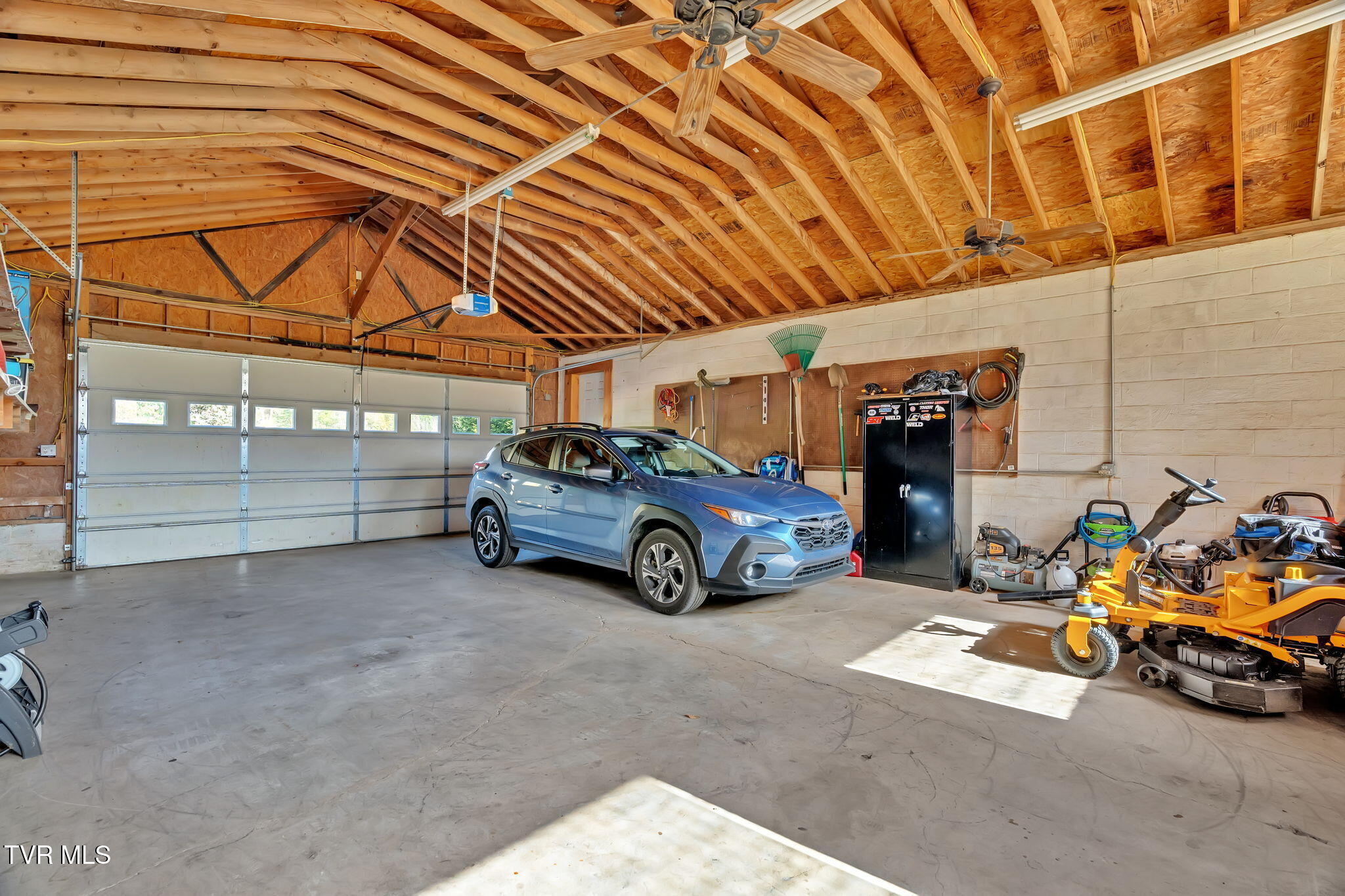 231 Pine Street Butler, TN 37640 - Photo 25 of 37 38-web-or-mls-DSC09393