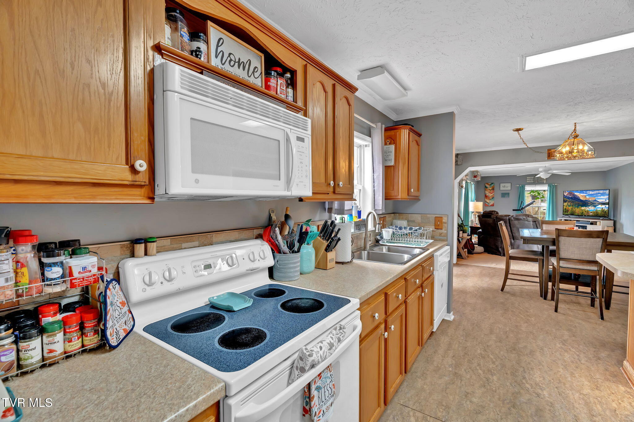 231 Pine Street Butler, TN 37640 - Photo 5 of 37 33-web-or-mls-DSC09360