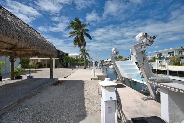 $1,998,000 | 131 Harbor Drive, Tavernier, FL 33070