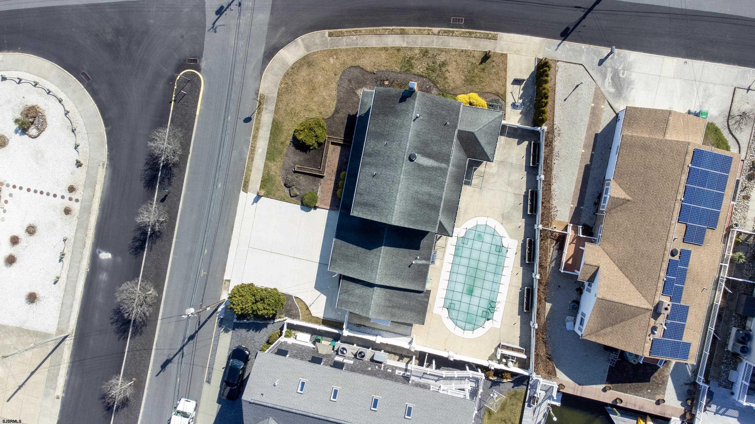 9 Sunset Boulevard Egg Harbor Township, NJ 08403 - Photo 49 of 60 a close view of walk in closet