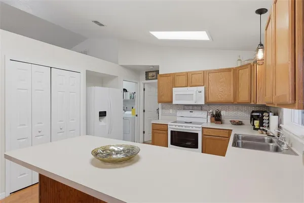 $325,000 | 10294 Dotted Wren Avenue, Weeki Wachee, FL 34613