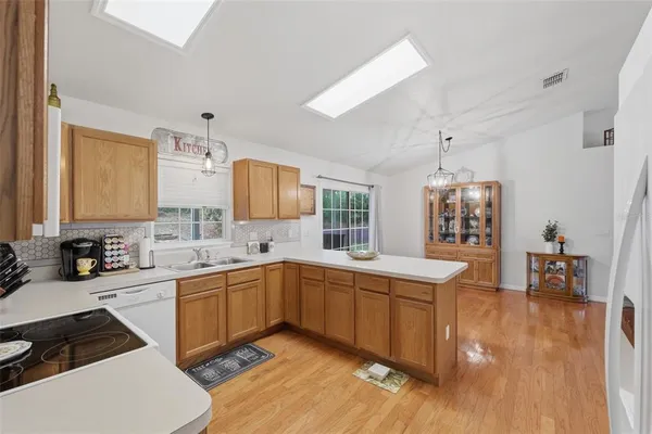 $325,000 | 10294 Dotted Wren Avenue, Weeki Wachee, FL 34613