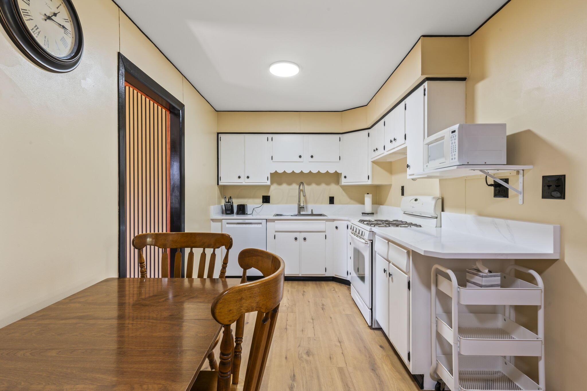 507 Agler Road Columbus, OH 43230 - Photo 17 of 74 Kitchen