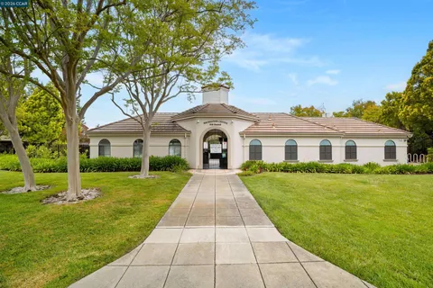 $2,185,000 | 636 Dunhill Drive, Danville, CA 94506