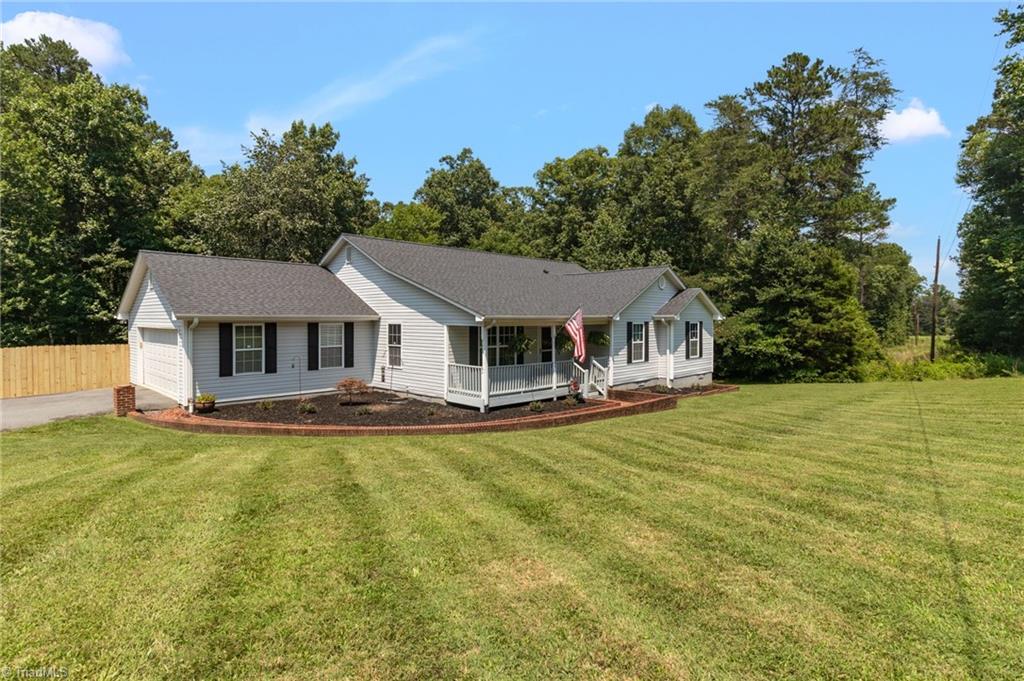 3269 Grubbs Road Walkertown, NC 27051 - Photo 3 of 30 Gallery Image 3
