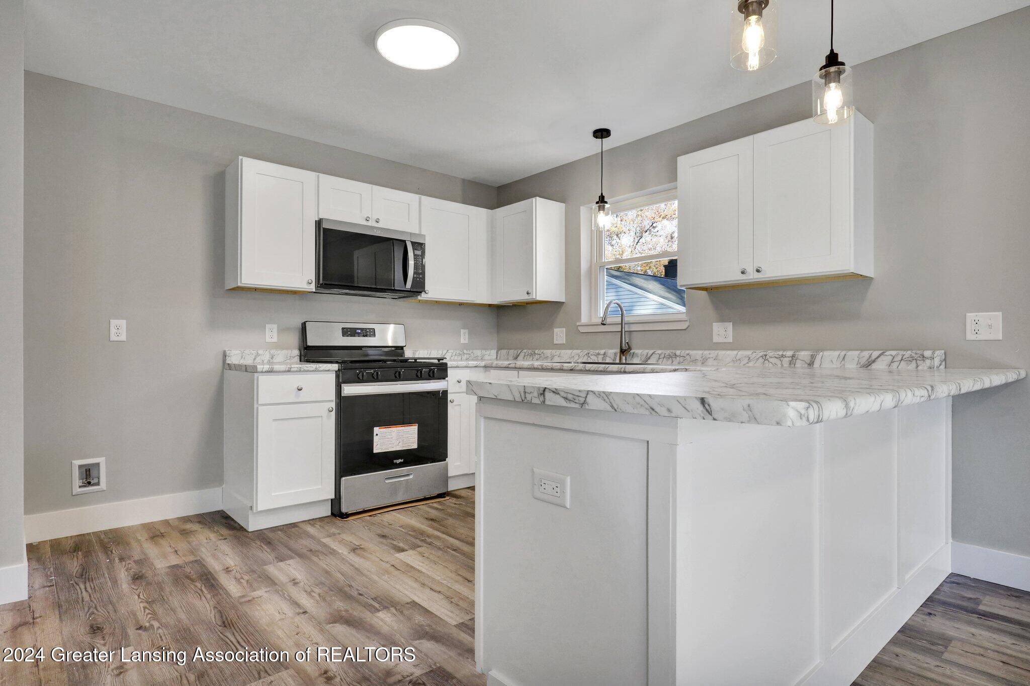 4917 Christiansen Road Lansing, MI 48910 - Photo 13 of 20 5.