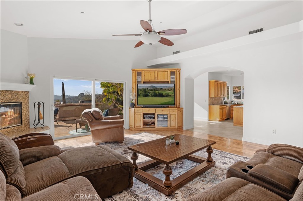 2240 Aqua Hill Road Fallbrook, CA 92028 - Photo 13 of 54