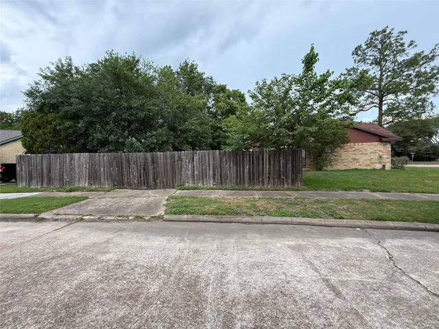 $1,600 | 3806 Westheimer Pl Drive, Houston, TX 77082